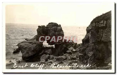 East Cliff, Piteaicho Beach — vista de falésias e rochedos — sem editor ou número visíveis