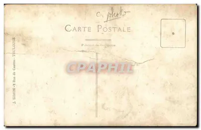 Jonge vrouw in jas met vullend kraag — studio — J. SIMON, Toulouse — Achterkant