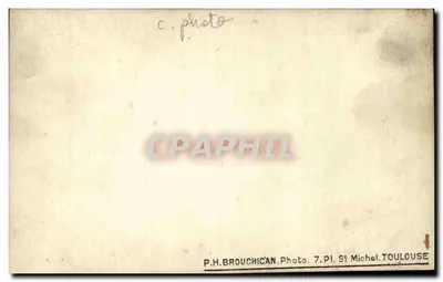 Nago leżące dziecko na poduszce — fotografie studium — P.H. Brouchican, 7 PI St Michel, Toulouse — Rewers