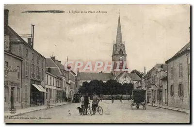 Mourmelon-le-Grand - A Igreja e a Praça de Armas — Livraria Militar Guérin, Mourmelon