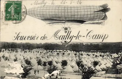 Camp militaire à Maullly-le-Camp — souvenir de campagne avec ballon dirigeable — éditeur non identifié