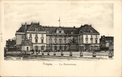 Troyes — La Préfecture — J.S.T. 17