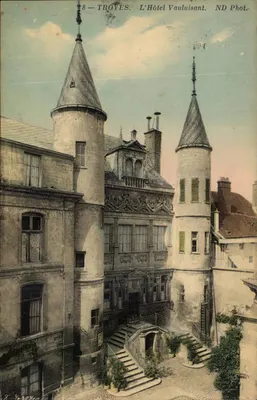 Troyes — O Hotel Vauluisant — ND Phot.