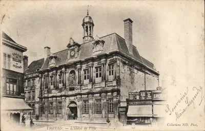 Troyes — O Hotel de Ville — Coleções ND. Fot.