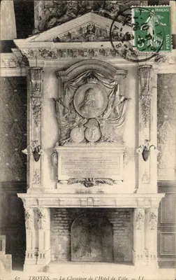 Troyes — A Chaminé do Hotel de Ville — LL. — Editor LL, n° 67