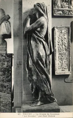 Troyes — Le Musée de Sculpture — "La Douleur" par Paul Dubois