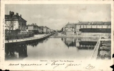 Troyes - O Canal - Vista dos Hospices — E. Guyot, foto. - Vista Bertrand, editor.