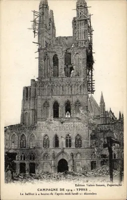Catedral de Iepres — ruínas após a batalha de 1914 — Edição Valère Sansen, Poperinghe