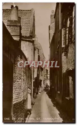 Uma das ruas de Grande-Yarmouth — vista de uma rua estreita entre casas de pedra — editor Middleton's, n°01