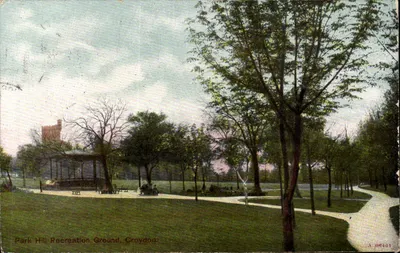 Park Hill Recreation Ground, Croydon — vista do parque com kiosque e caminho — editor A. 308401