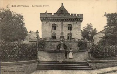 CLERMONT (Oise) — O Square Ferret — Vandenhove, Liancourt