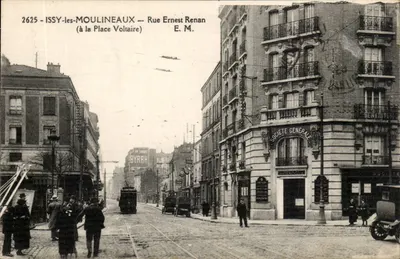 Issy-les-Moulineaux — Rue Ernest Renan (à la Place Voltaire) — E. M.