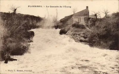Ploërmel — A Cachoeira do Lago — Foto E. Hamon, Ploërmel