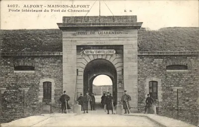 Forte de Charenton — Porta interna — E. Malecuit, fot.édit., Paris, n°4077