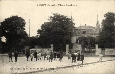 BONDY (Seine) — Praça Gambetta — Coleção Gallais, 24, av. du Ch.-de-Fer, Le Raincy