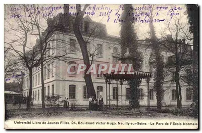 Universidade Livre de Meninas — O Parque da Escola Normal — Neully-sur-Seine