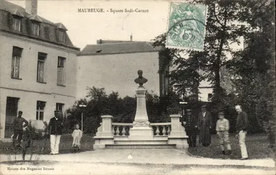 Maubeuge - Praça Sadi-Carnot — Busto de Sadi Carnot, Maison des Magasins Réunis — editor não visível