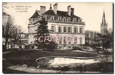 Epernay (Marne) — A Cidade Hall e a Peça d'Água — Edit. J. B.