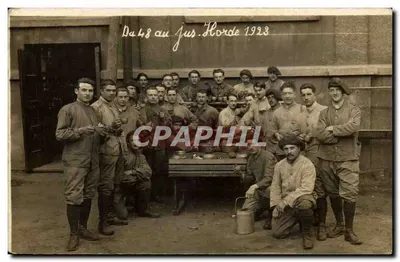 Groupe de soldats — usine d'Horde — 1923