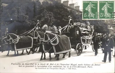 Funerais do Subchefe da Sûreté M. Blot e do Inspetor Mugat — ND Phot.