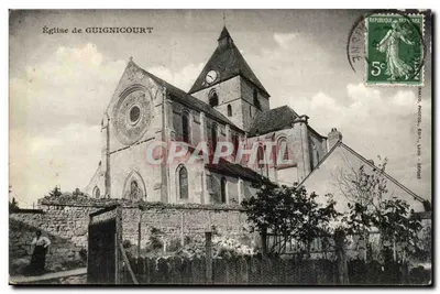 Igreja de Guignicourt — vista do edifício com torre e roseira — Annoud Photodul, ed. Laval - Seine