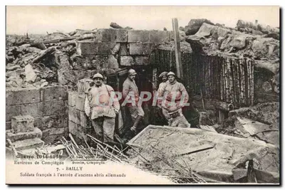 Soldados franceses na entrada de antigos abrigos alemães — Environs de Compiègne — BAILLY, n°7