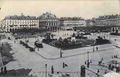 Place Gambetta e o Teatro — Le Haure, n°10