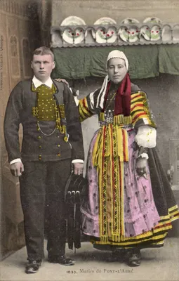 Casados de Pont-l'Abbé — Coleção Villard, Quimper — n° 1030