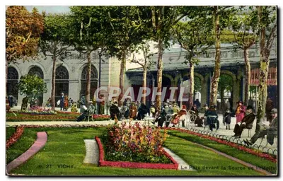 Vichy — Le Parc devant la Source de l'Hôpital — S. 21