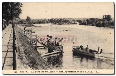 Vichy — Au bord de l'Allier — Embarquement pour le golf — LL