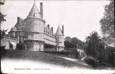 Arredores de Vichy — Castelo de Randan — Staerck, Paris