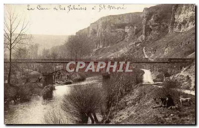La Cure d'les Falaises à St Moré — vista do ponte e do canyon — editor não identificado