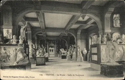 Troyes - O Museu - Sala de Escultura — Maison des Magasins Réunis, editora, Troyes, n°129
