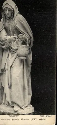 Estátua de Santa Marta — TROYES — ND. Fot.