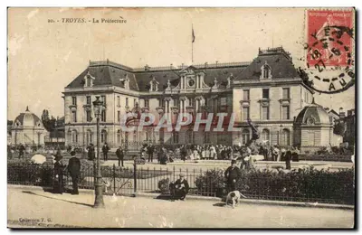 Troyes - A Prefeitura — Coleção T. G. — editor