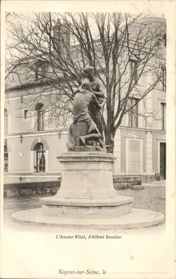 O Amor Filial, de Alfred Boucher — Nogent-sur-Seine