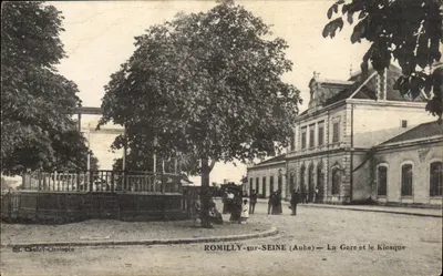 Romilly-sur-Seine (Aube) — A Estação e o Kiosque
