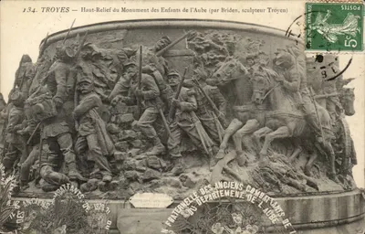 Troyes — Haut-Relief du Monument des Enfants de l'Aube (par Briden, sculpteur Troyen)
