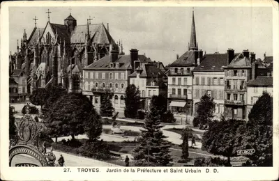Troyes. Jardim da Prefeitura e Santo Urbano — D. D. — Editor Telboy