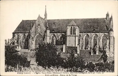Cléry (Loiret) — A Igreja Nossa Senhora (Monumento histórico) — Antigamente colegiada, construída por Luís XI — Estilo gótico — Estátua da Virgem