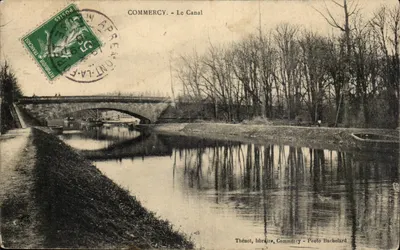 Commercy - O Canal — Thénot, livraria, Commercy - Foto Bachelard