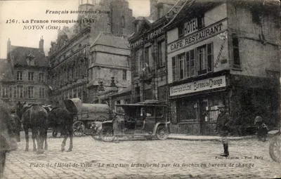 Praça do Hotel-de-Ville em Noyon (Oise) — A França Reconquistada (1917) — Fototipia Budinvers, Paris
