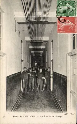Escola de SAINT-CYR — A Rue de la Pompe — ND. Fot.