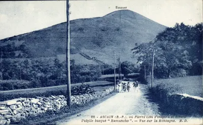 Ascaïn (B.-P.) — Vista da Montanha Esnauer, onde Pierre Loti se inspirou e escreveu a idílica basca "Ramuncho" — M.D.