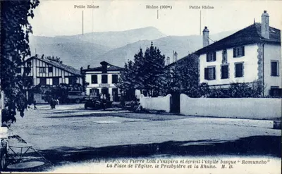 Ascain (B.-P.) — A Praça da Igreja, o Presbitério e a Rhûne — M.D. (editor)