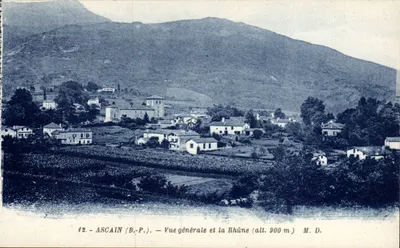 Ascain (B.-P.) — Vista geral e a Rhûne (alt. 900 m) — M. D.