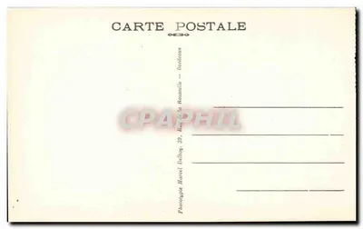 Ascain (B-P) — Piazza da Igreja — Aldeia onde Pierre Loti se inspirou e escreveu a odisséia basca "Ramuncho". M.D. — Verso