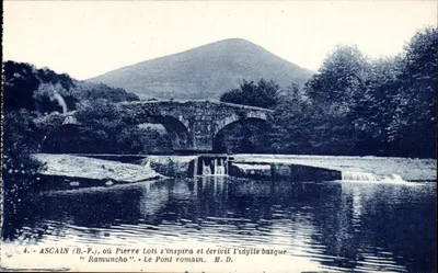 Ascain (B.P.) - O Ponte Romano, onde Pierre Loti se inspirou e escreveu a idílida basca "Ramuncho"