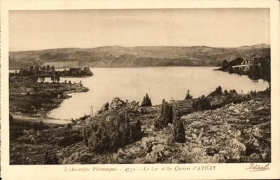 O Lago e os Cachos de Aydat — A Auvergne Pittoresca — n°4759 — Ideal