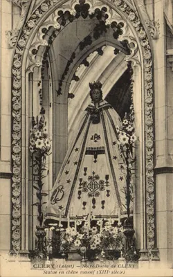 Cléry (Loiret) — Nossa Senhora de Cléry, estátua em carvalho maciço (século XIII)